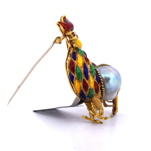 Broche Broche animalière coq en or jaune 18 kt, émaux et perle baroque 58 Facettes