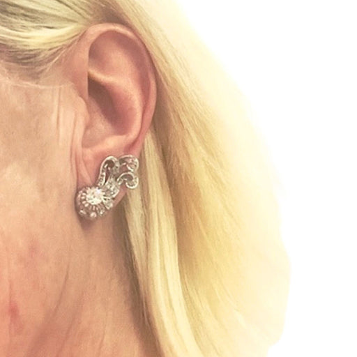 Boucles d'oreilles Boucles d'oreilles design rétro des années 50 en platine avec diamants 58 Facettes Q70B