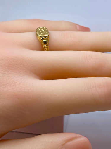 Chevalière en or jaune 18 carats vers 1900