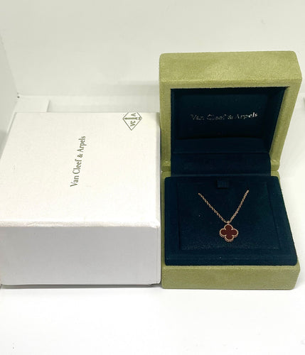 VAN CLEEF & ARPELS - collier « Sweet Alhambra » or rose cornaline