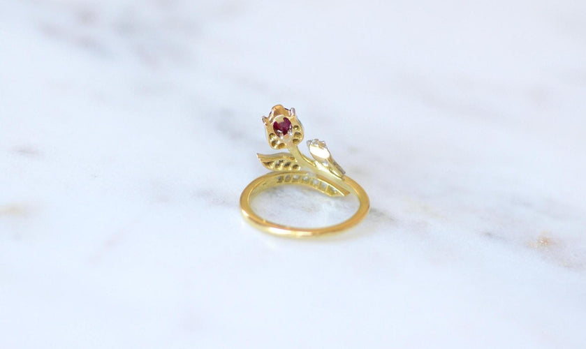 Bague 52.5 Bague Ancienne en Or Jaune Fleur Rubis et Diamants 58 Facettes
