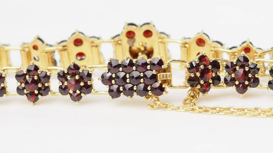 Bracelet Bracelet vintage en or jaune et grenat 58 Facettes 29414