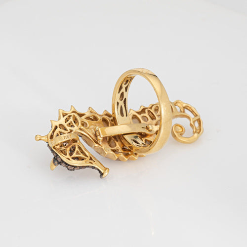 Pendentif 54 Bague hippocampe transformable en pendentif en or jaune et diamants. 58 Facettes G14201