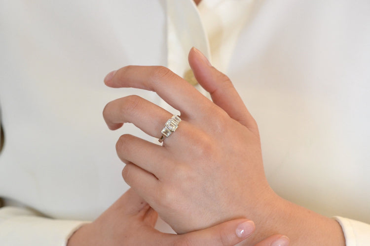 Bague 52.5 Bague diamant taille émeraude 1,03cts F/SI2 58 Facettes 24407-26413D-26533