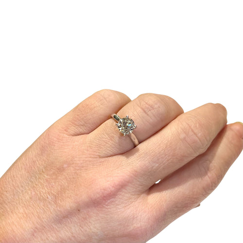 Bague 53 Bague solitaire or blanc, diamant 1.51 ct certificat HRD: G / VVS2 58 Facettes 7866 A