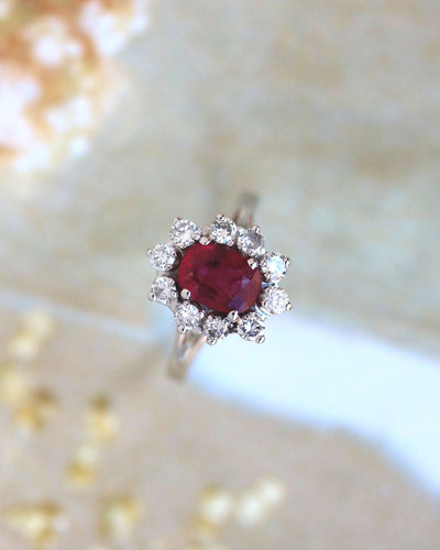 Bague 56.5 Bague Pompadour Rubis Ovale et Diamants 58 Facettes A11142