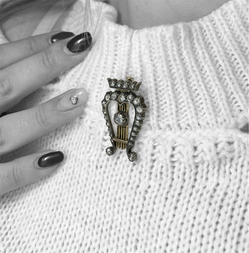 Broche Spilla "Lira", tardo XIX secolo 58 Facettes