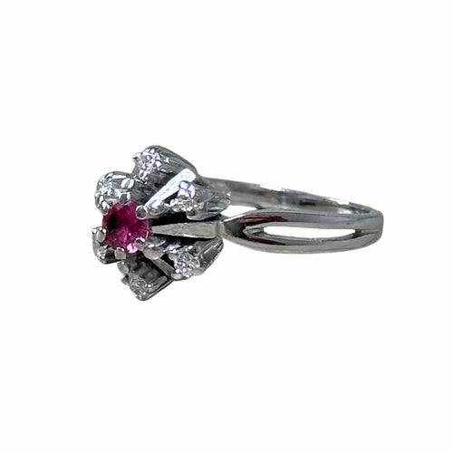 Bague 49 Bague marguerite or blanc, rubis, diamants 58 Facettes 229