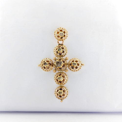 Pendentif Pendentif croix en or jaune et diamants 58 Facettes 32666