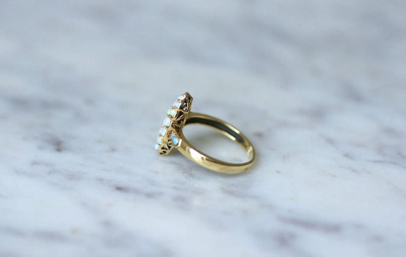 Bague 51.5 Bague marquise opales sur or 58 Facettes