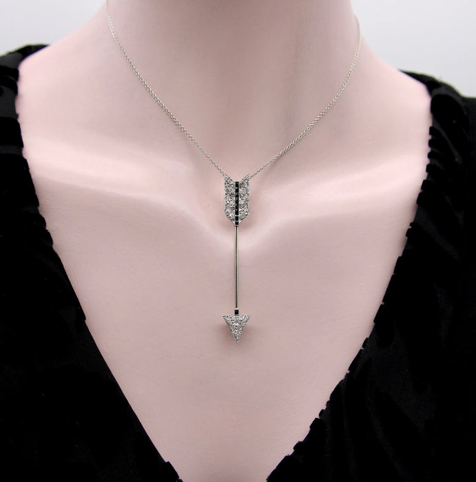 Broche pendentif Art Déco Platine Diamant et Onyx Jabot