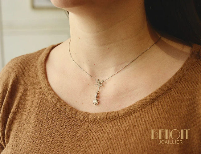 Pendentif Pendentif vintage Noeud platine diamants 58 Facettes A10282