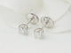 Boucles d'oreilles Puces d'oreilles en or blanc et diamants 58 Facettes 33410