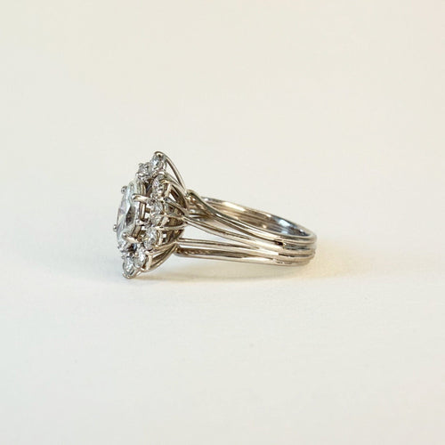 Bague 47 Bague Marquise or blanc et diamants 58 Facettes INV032