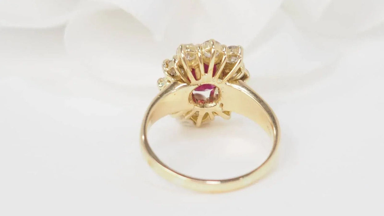 Bague 55 Bague entourage en or jaune rubis et diamants 58 Facettes 32806