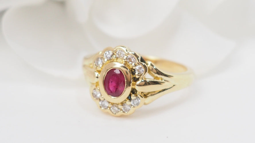 Bague 53 Bague marguerite en or jaune, rubis et diamants 58 Facettes 32917