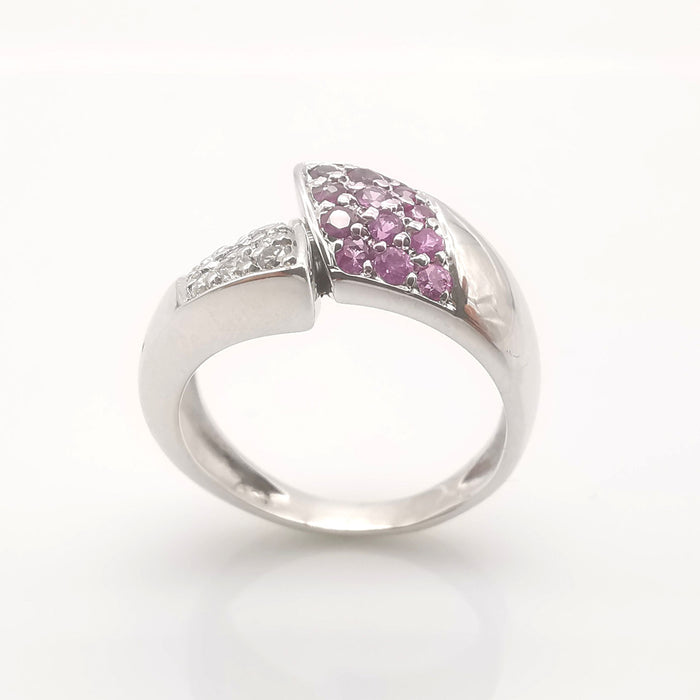 Bague 54 Bague en or diamants & saphirs 58 Facettes