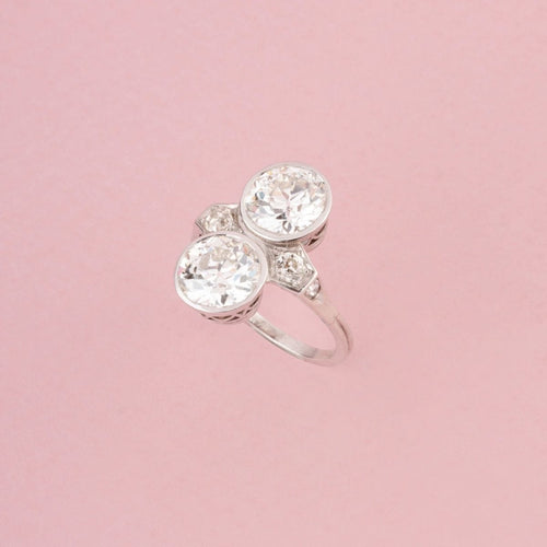 Bague 52.5 Bague ancienne Art Déco Toi & Moi platine et diamants 58 Facettes