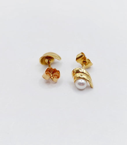 Boucles d'oreilles Puces d'oreilles vintage or jaune perles de cultures 58 Facettes A03213