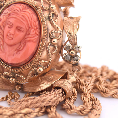 Collier Collier ancien avec camée corail en or 14k et diamants 58 Facettes CL115