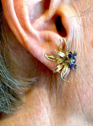 Boucles d'oreilles 50 Bague et boucles d’oreilles en or 18 carats, améthystes et diamants 58 Facettes AB506