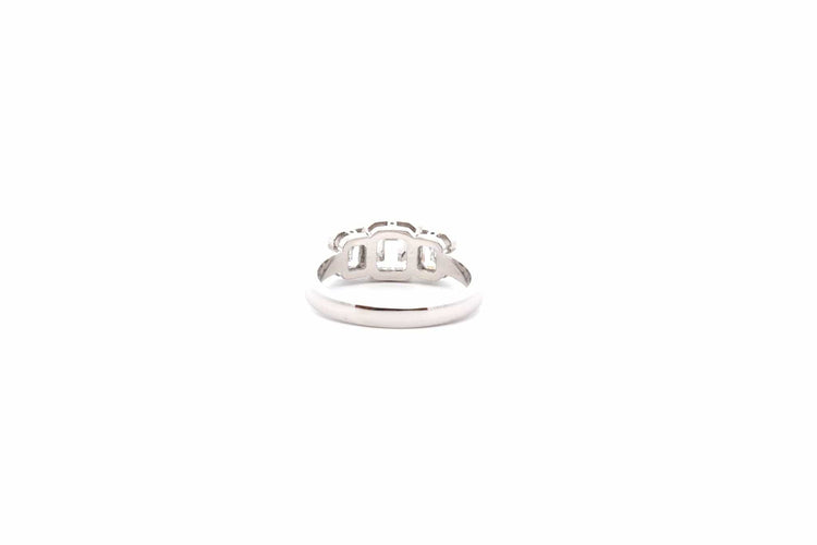 Bague 52.5 Bague diamant taille émeraude 1,03cts F/SI2 58 Facettes 24407-26413D-26533