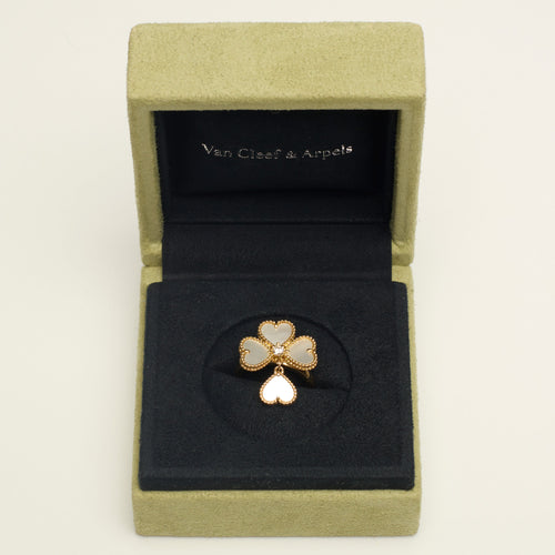 Bague 51 Van Cleef & Arpels - Bague Sweet Hearts or jaune, diamants, nacre 58 Facettes