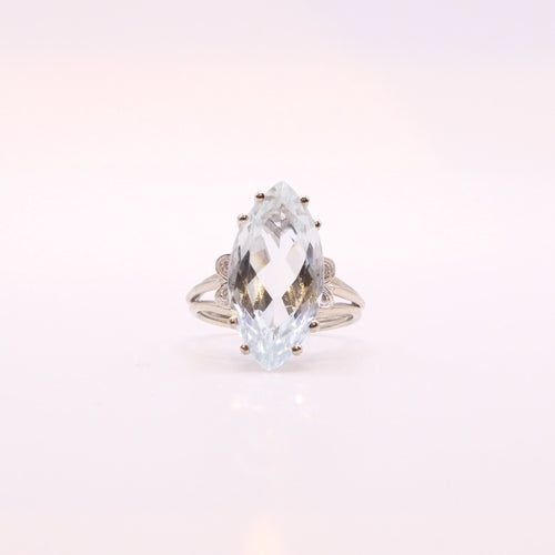 Bague 56 Bague Marquise Aigue-Marine et diamants sur or blanc 58 Facettes