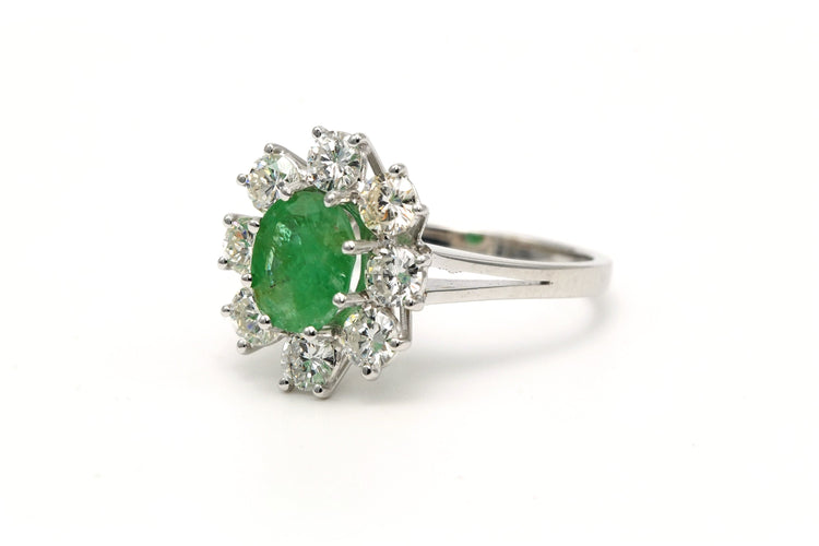 Bague contemporaine or blanc, émeraude et diamants (+/- 1.40 ct)