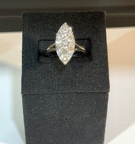 Bague 50 Bague Marquise or blanc 18 carats et diamants 58 Facettes