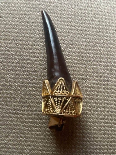 Montre Pendentif en or et griffe de Casoar casqué 58 Facettes