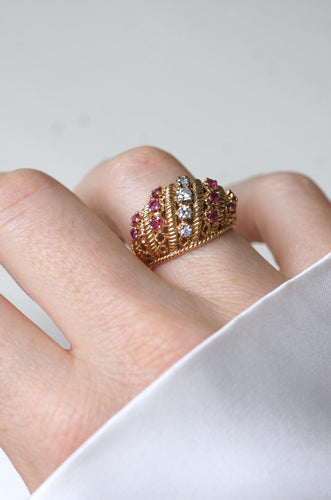 Bague 56.5 Bague Boule torsade or jaune, diamants et rubis 58 Facettes