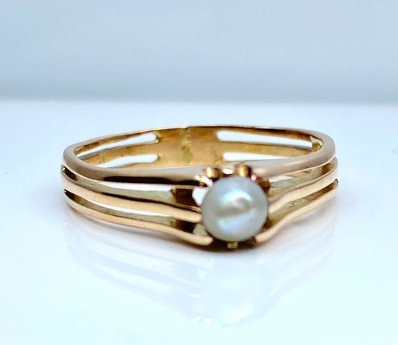 Bague en or rose perle fine vers 1900