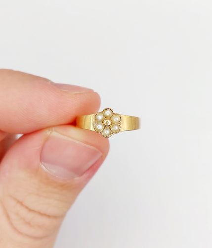 Petite bague marguerite antique or rose 18k et perles (circa 1900) 58 Facettes A06298