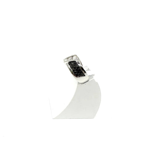 Bague or blanc, diamants blancs et noirs