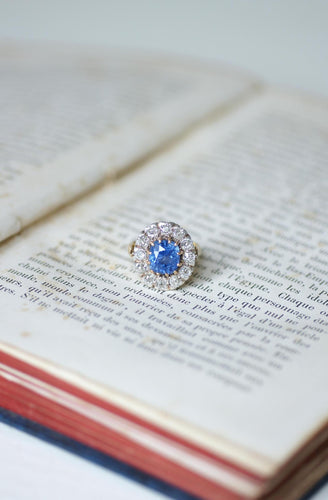 Bague 50 Bague Marguerite saphir de Ceylan 4,50 cts et diamants 58 Facettes