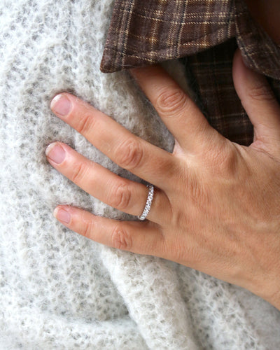 Bague 53 Alliance Destinée Diamants et Platine signée Cartier 58 Facettes A11245