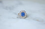 Bague 50 Bague Marguerite saphir de Ceylan 4,50 cts et diamants 58 Facettes