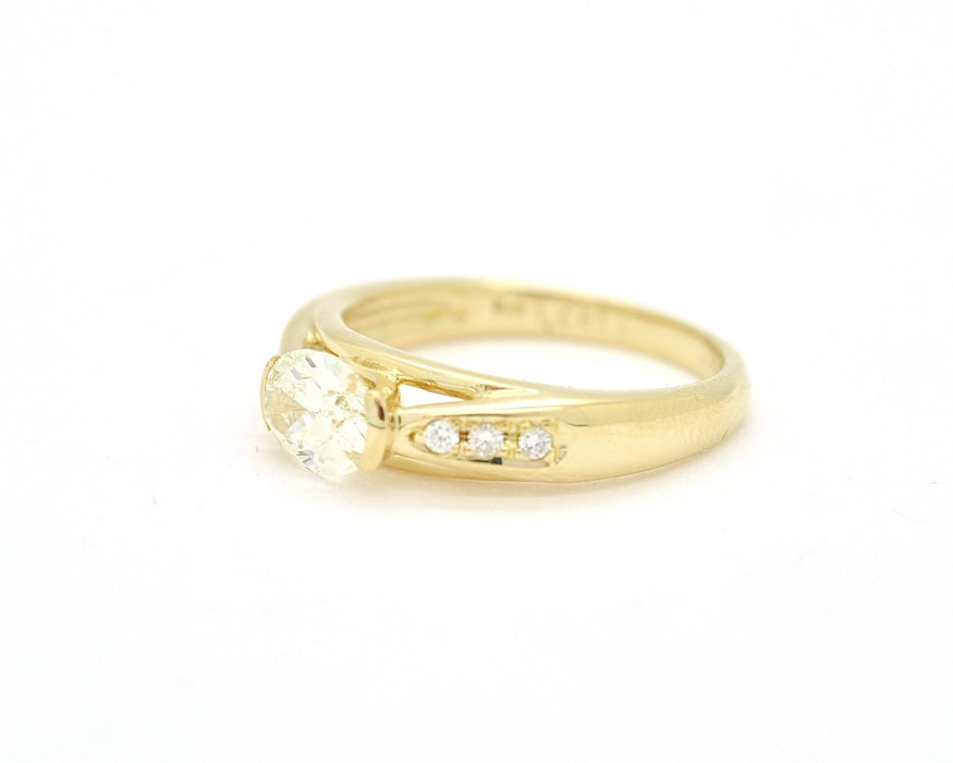 Bague Bague en or jaune avec diamant ovale de 1 ct 58 Facettes