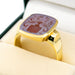 Bague 65.5 Chevalière armoriée en or jaune et cornaline 58 Facettes 84EF1785073345599B2E6B4BC7956834