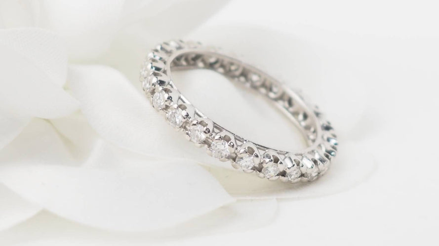 Bague 60 Alliance américaine en or blanc et diamants 1,20ct 58 Facettes 33032