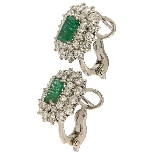 Boucles d'oreilles Boucles d'oreilles en or blanc serties de diamants taille brillant de 2,07 ct et d'une émeraude de 0,76 ct 58 Facettes G3847