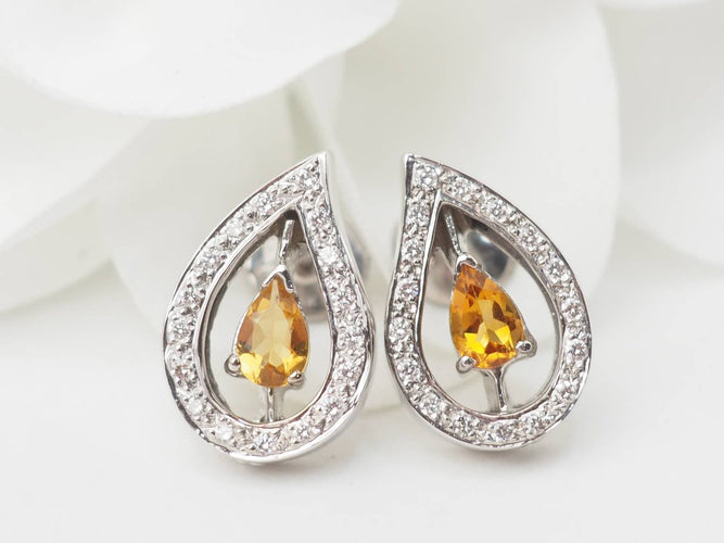 Boucles d'oreilles Boucles d'oreilles en or blanc, citrines et diamants 58 Facettes 32804 b