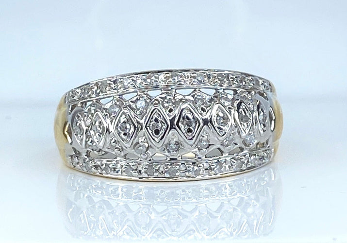 Bague jonc en or jaune et diamants