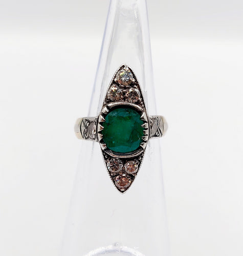 Bague 44 Bague marquise antique or jaune et platine, émeraude et diamants (circa 1920) 58 Facettes A06384