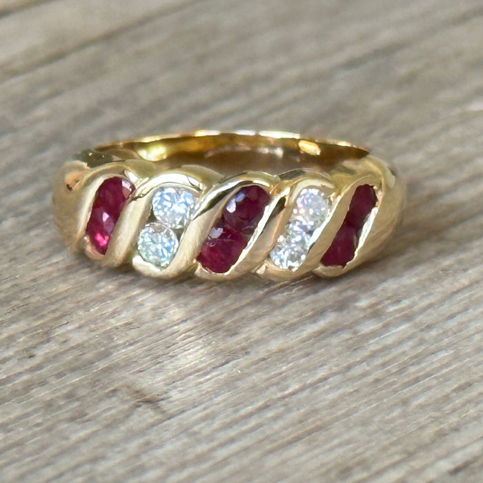 Bague 55 Bague jonc or jaune rubis diamants 58 Facettes 97