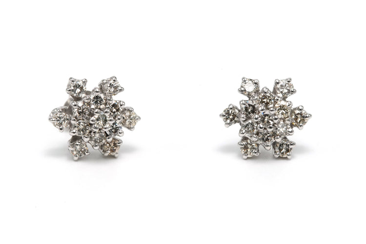 Boucles d'oreilles contemporaines en or blanc 18 carats serties de diamants "taille" brillant (+- 0,52ct)