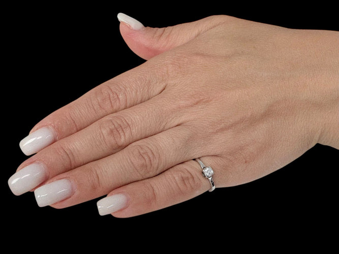 Dinh Van - Bague cube or blanc, diamant naturel