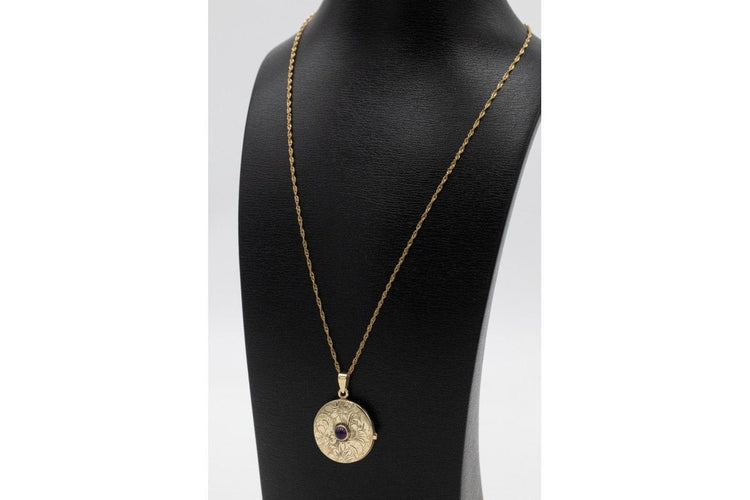 Pendentif Pendentif médaillon en or jaune avec améthyste, milieu du XXe siècle 58 Facettes 11403