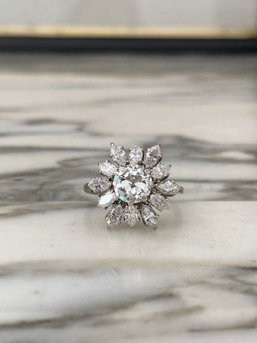 Bague 53 Bague fleur en or blanc 18k et diamants 2.80 Ct 58 Facettes